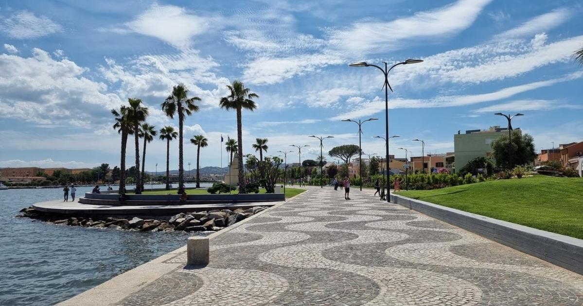 Lungomare Rooms Olbia Bagian luar foto
